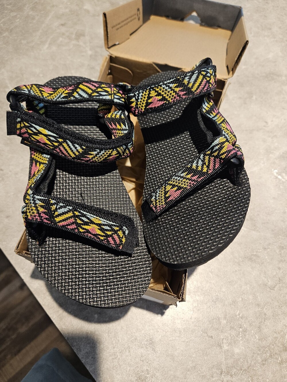 Teva Kids Outdoor Sandal NWT Size 1 - Picture 2 of 4